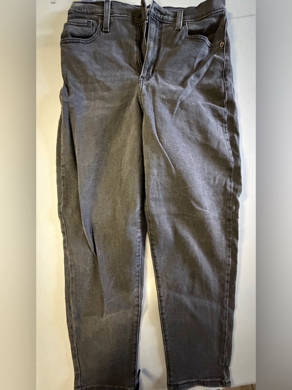 Levi's Straight Leg Pants in Charcoal Gray